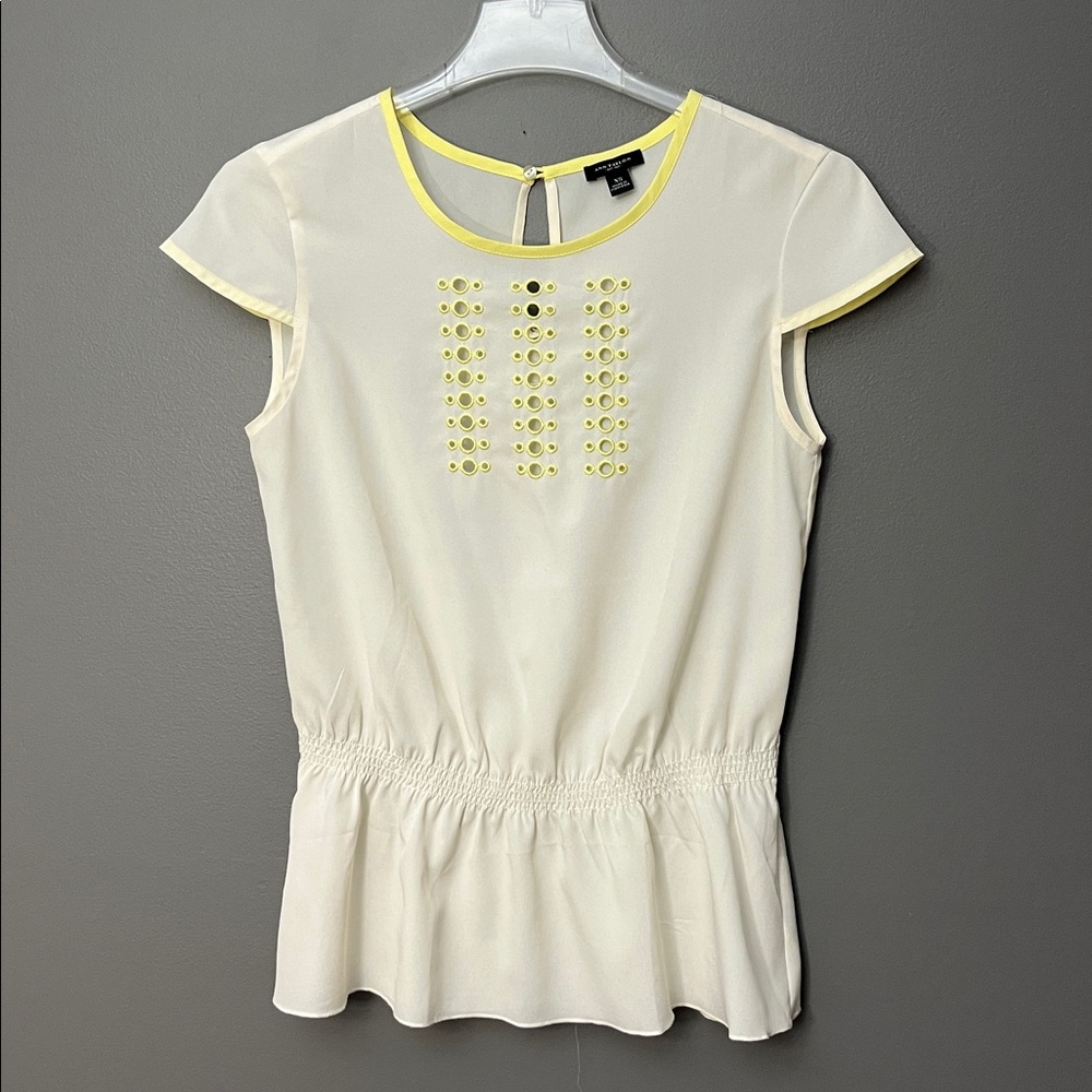 Ann Taylor Cream Yellow Sleeveless Blouse - Size XS